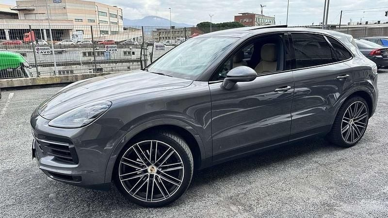 Usata Porsche Cayenne 340 CV (250 kW) 2020 Grigio SUV