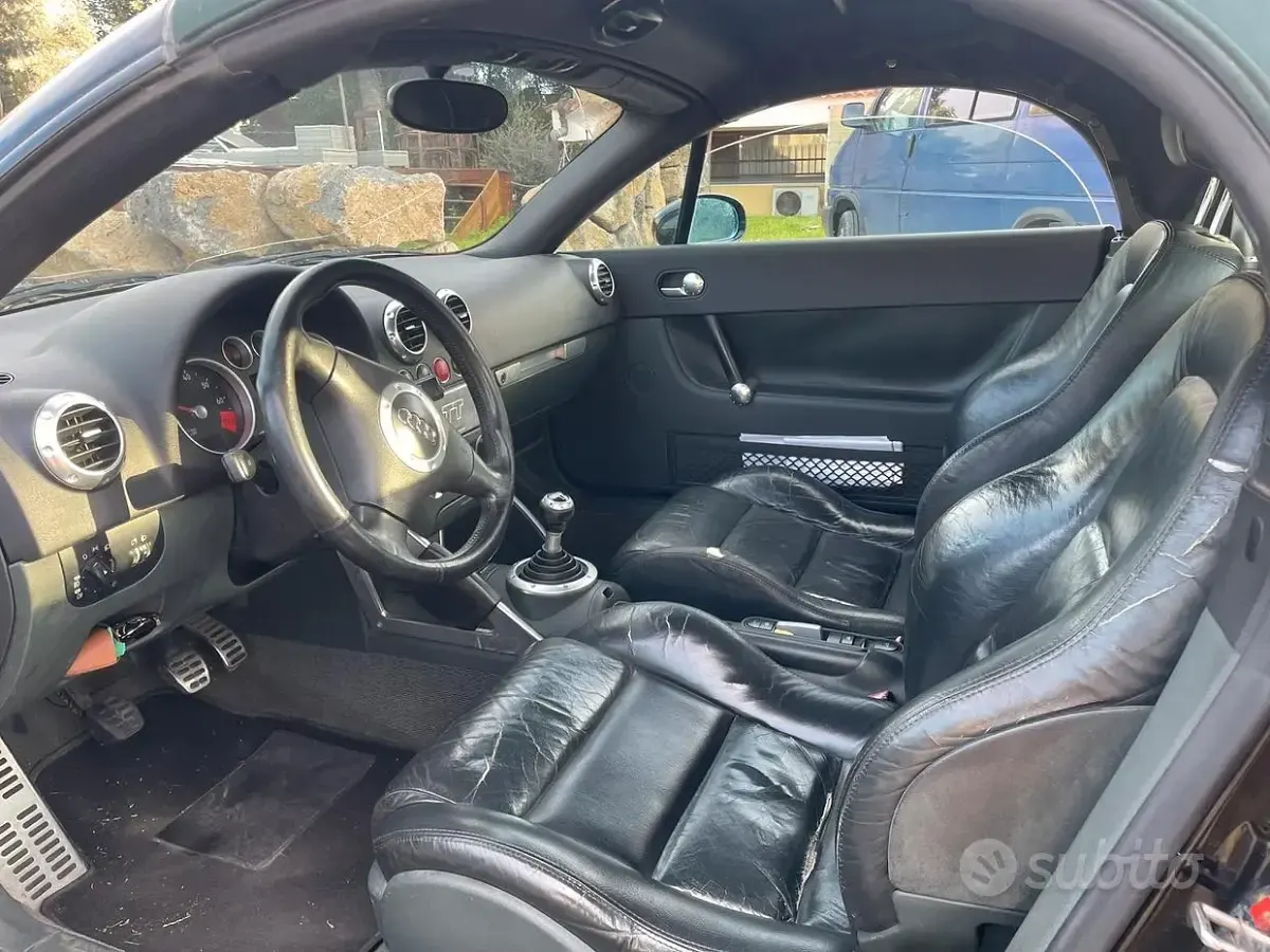 Usata Audi TT Roadster 179 CV (131 kW) 2002 Nero Cabrio