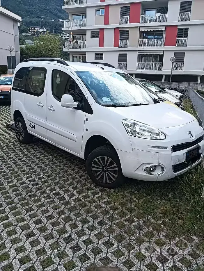 Usata Peugeot Partner Tepee 92 CV (67 kW) 2015 Monovolume