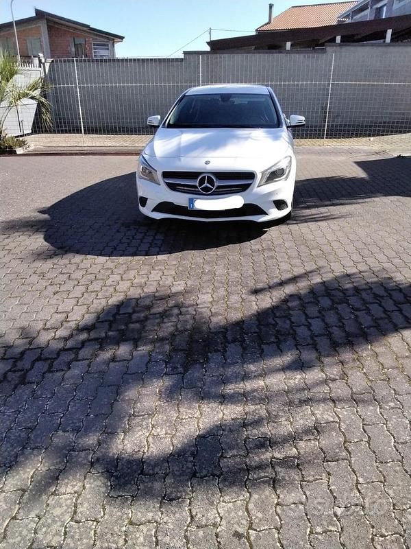 Usata Mercedes CLA200 Shooting Brake 2015 Bianco Station wagon