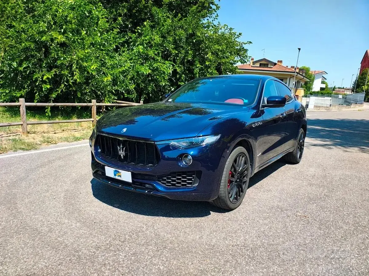 Usata Maserati GranSport 275 CV (202 kW) 2018 Bluazzurro SUV