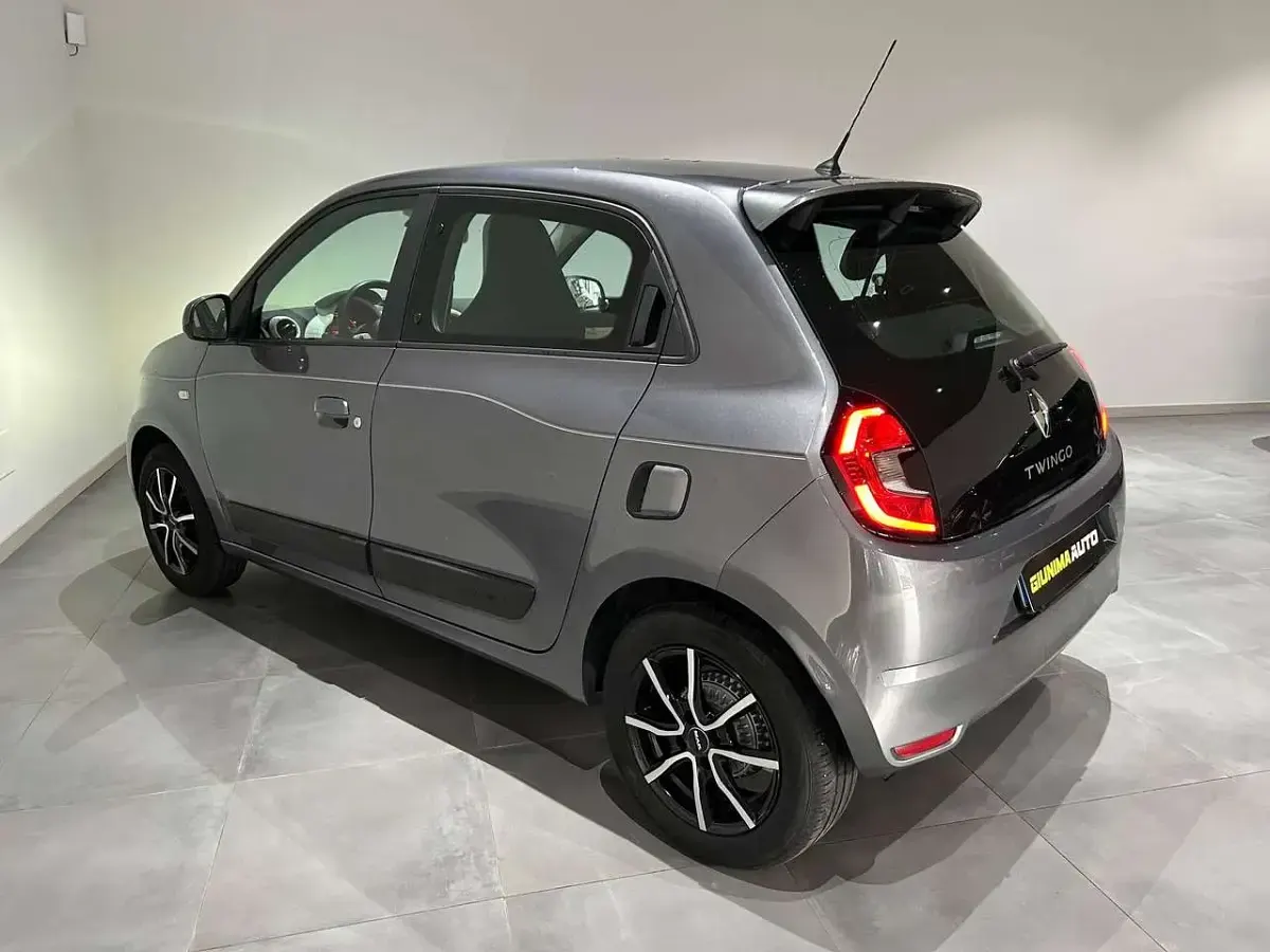 Usata Renault Twingo 65 CV (47 kW) 2020 Grigio Utilitaria