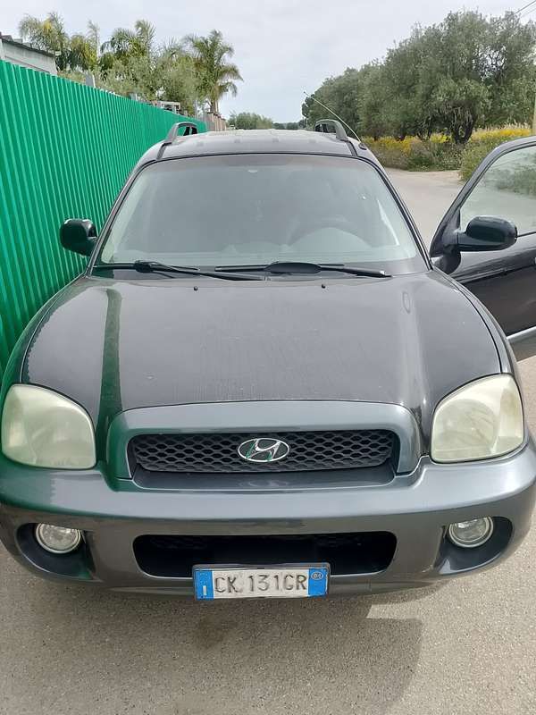 Nero Usata 2004 Hyundai Santa Fe GLS SUV | 1000 € (Ottimo prezzo) - Immagine 1/4