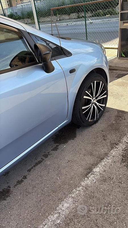 Usata Fiat Grande Punto 75 CV (55 kW) 2006 Blu Utilitaria