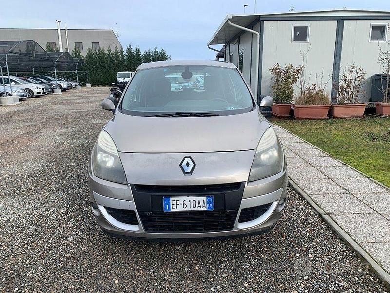 Usata Renault Scénic III Dynamique 131 CV (96 kW) 2010 Grigio Monovolume