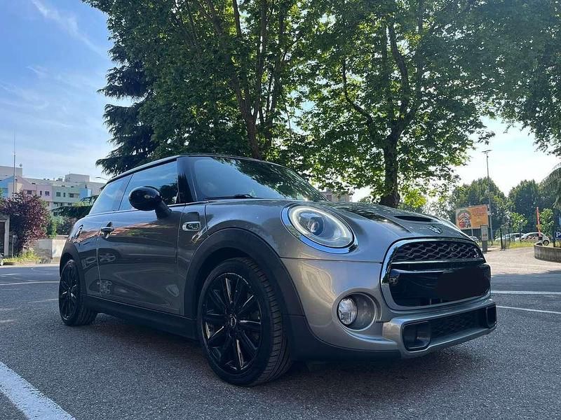 Grigio Usata 2018 Mini Cooper SD Due volumi | 16.000 € (Buon prezzo) - Immagine 1/4