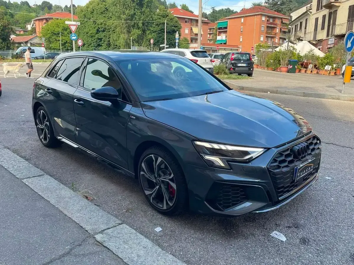 Usata Audi A3 S-Line 190 CV (139 kW) 2023 Grigio Berlina