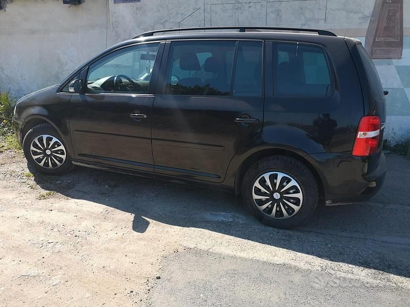 Usata VW Touran 102 CV (75 kW) 2006 Blu Monovolume