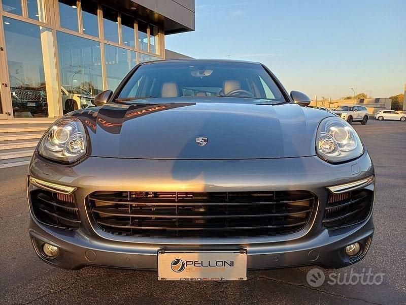 Usata Porsche Cayenne 250 CV (183 kW) 2016 Grigio SUV