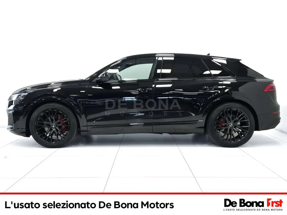 Nuova Audi Q8 S-Line 286 CV (210 kW) 2026 Nero metallizzato SUV