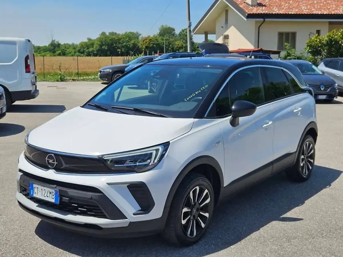 Usata Opel Crossland Elegance 131 CV (96 kW) 2024 Bianco SUV