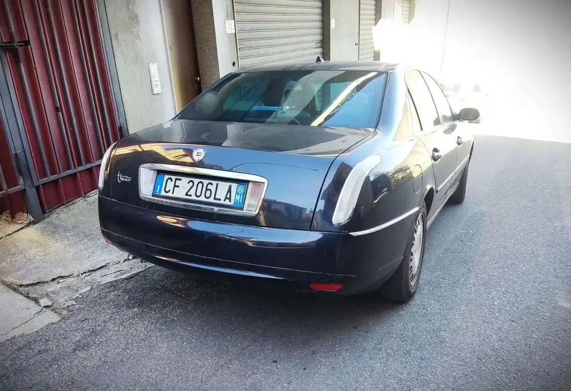 Usata Lancia Thesis 215 CV (158 kW) 2003 Blu/azzurro Berlina