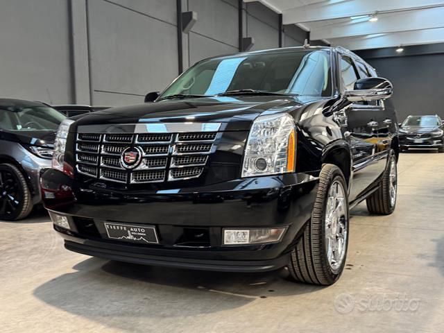 Nero metallizzato Usata 2009 Cadillac Escalade SUV | 39.800 € - Immagine 1/4