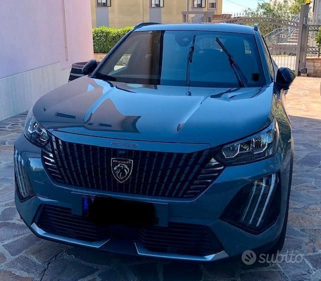 Usata Peugeot 2008 101 CV (74 kW) 2023 Grigio SUV