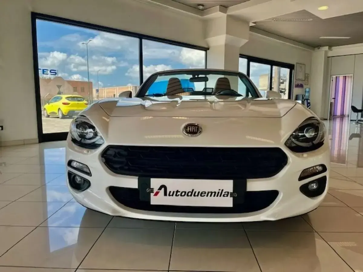 Usata Fiat 124 Spider Lusso 140 CV (102 kW) 2018 Bianco Cabrio