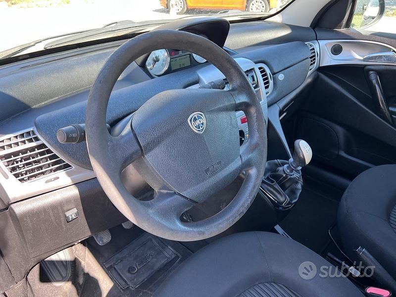 Usata Lancia Ypsilon 77 CV (56 kW) 2010 Nero Utilitaria