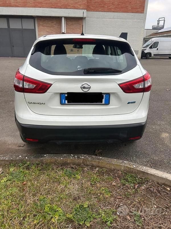 Usata Nissan Qashqai Acenta 115 CV (84 kW) 2015 Bianco SUV
