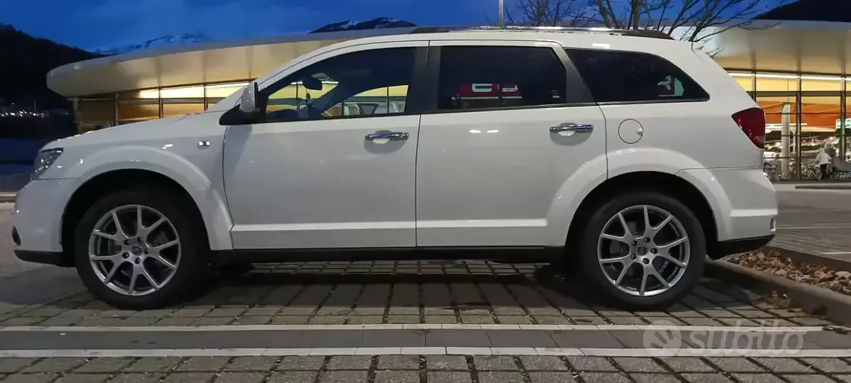 Usata Fiat Freemont Lounge 170 CV (125 kW) 2015 Bianco SUV