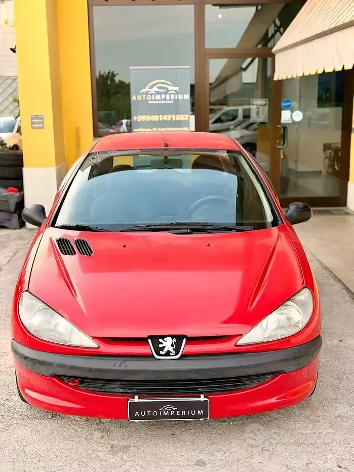 Usata Peugeot 206 60 CV (44 kW) 2000 Rosso Berlina