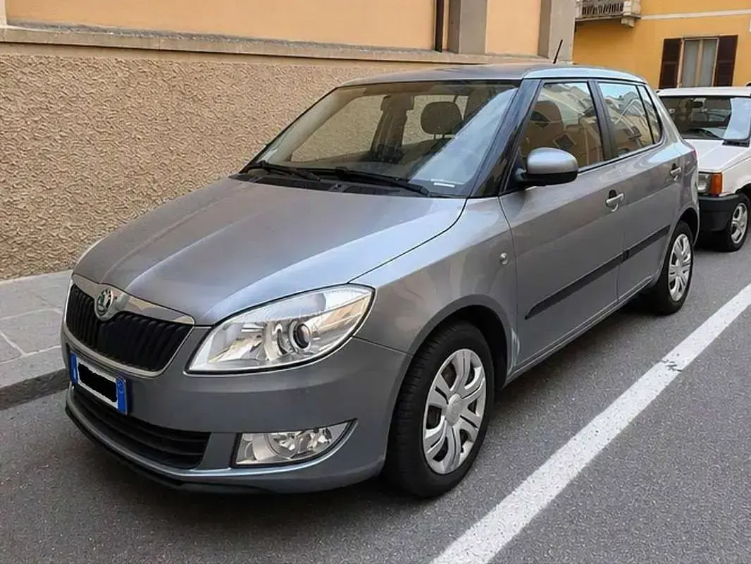 Usata Skoda Fabia Ambition 69 CV (50 kW) 2011 Grigio Berlina