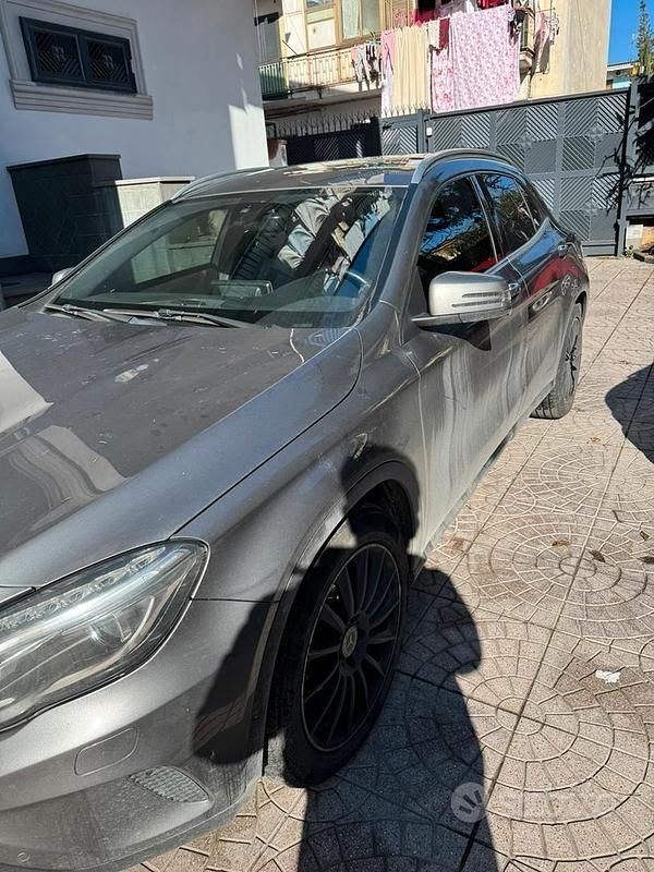 Usata Mercedes GLA220 Premium 177 CV (130 kW) 2015 Grigio SUV