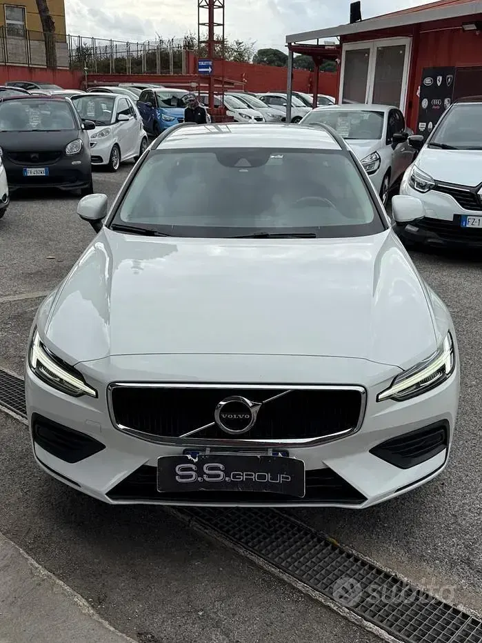 Usata Volvo V60 Business Edition 150 CV (110 kW) 2020 Bianco Station wagon