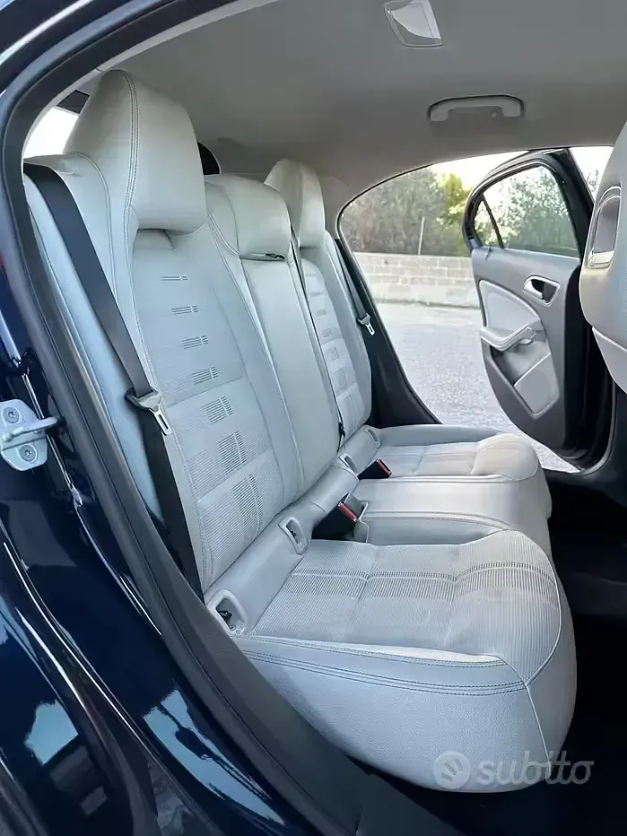 Usata Mercedes A180 109 CV (80 kW) 2018 Bluazzurro Berlina