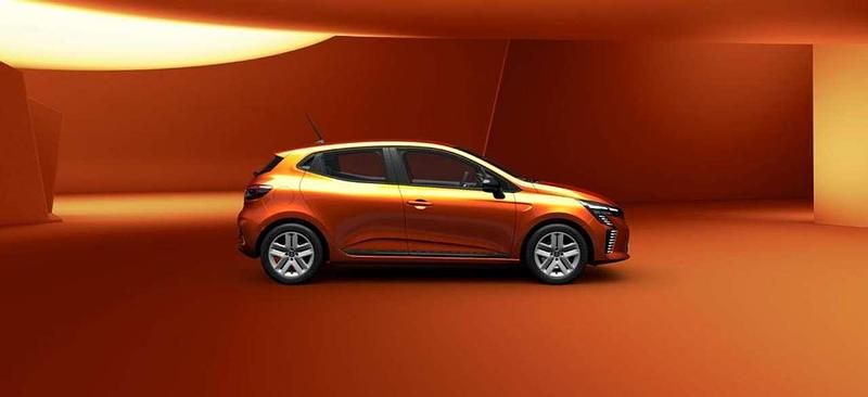 Nuova Renault Clio V Evolution 143 CV (105 kW) 2025 Orange valencia Berlina