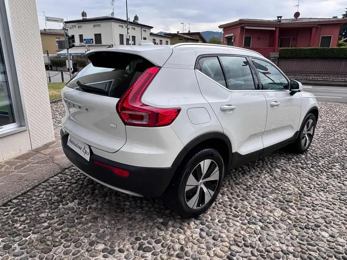 Usata Volvo XC40 Inscription 179 CV (131 kW) 2022 Bianco SUV