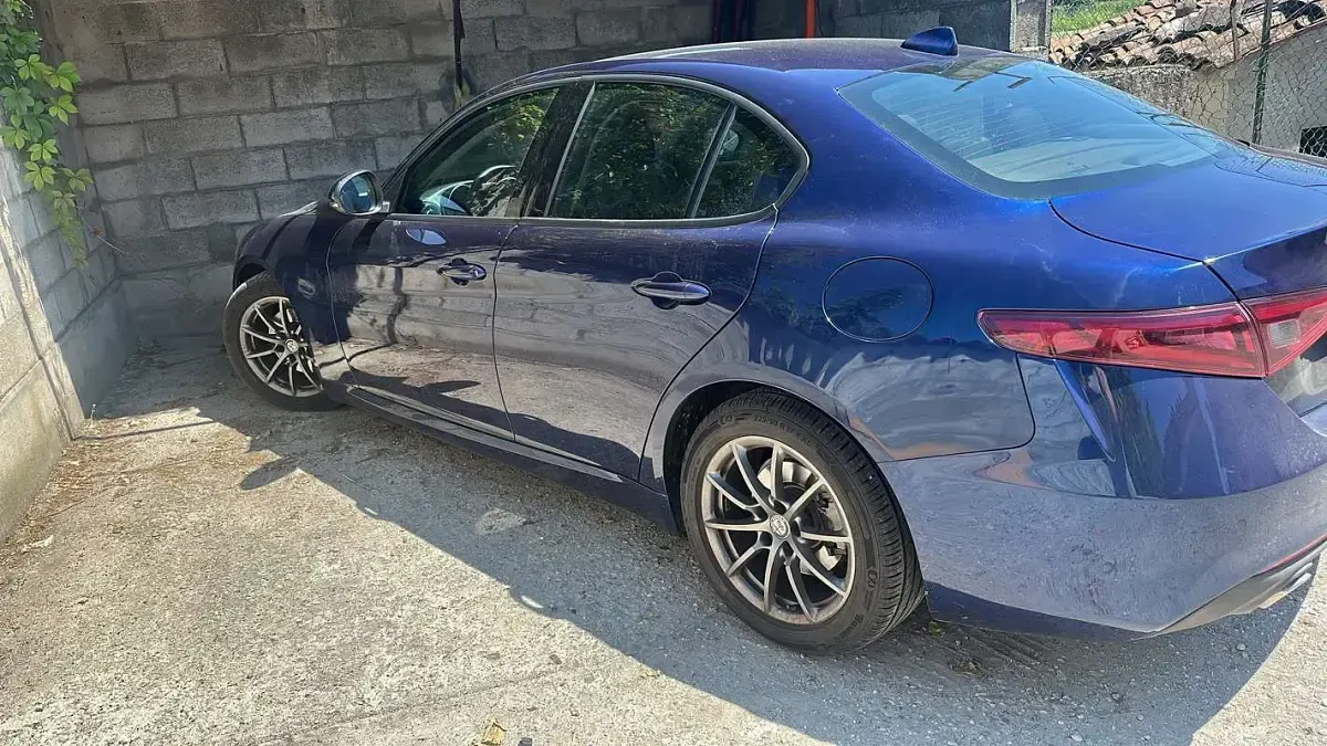 Usata Alfa Romeo Giulia Business 136 CV (100 kW) 2018 Blu/azzurro Berlina