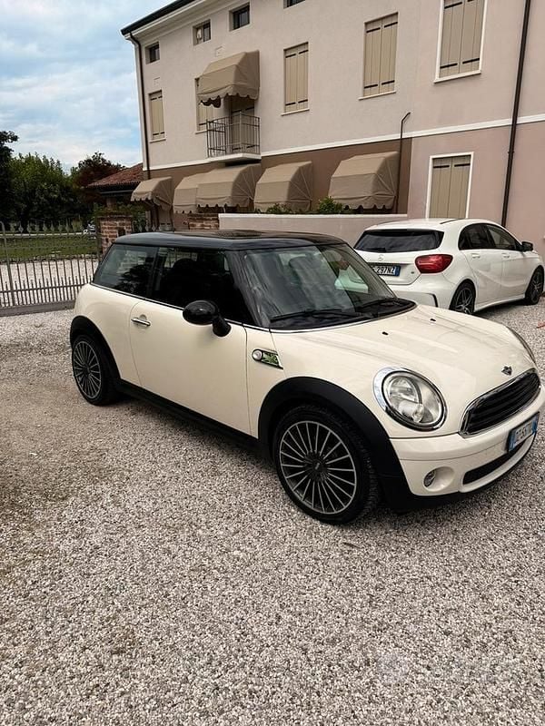 Usata Mini Cooper Coupé 88 CV (64 kW) 2010 Bianco Coupé