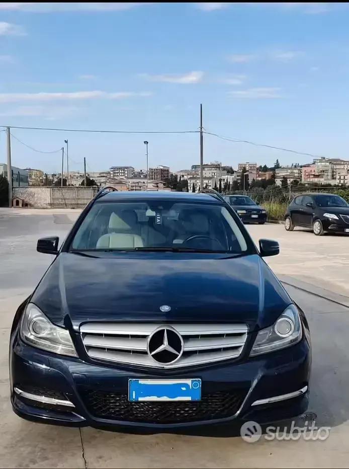 Usata Mercedes C220 156 CV (114 kW) 2011 Bluazzurro Station wagon