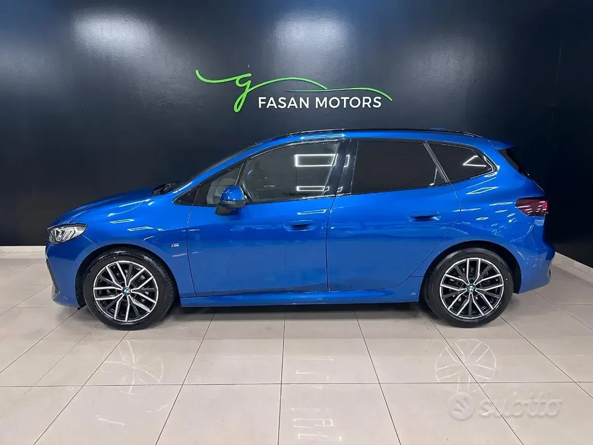 Usata BMW 218 Active Tourer M Sport 150 CV (110 kW) 2023 Blu/azzurro Monovolume
