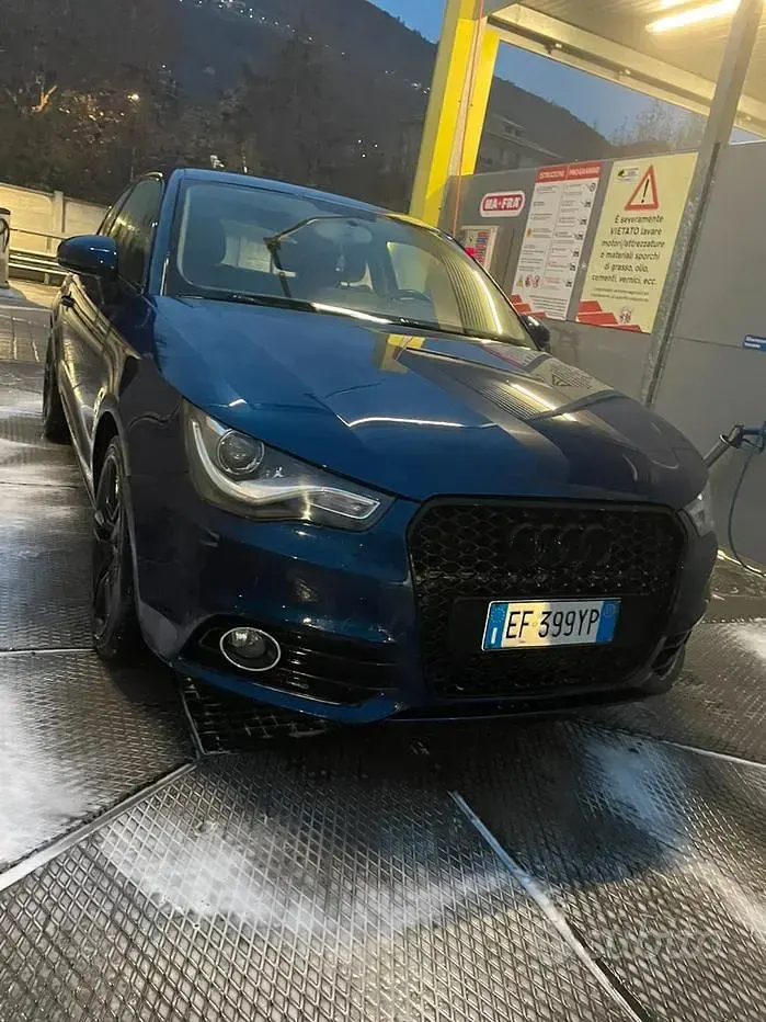 Usata Audi A1 Ambition 105 CV (77 kW) 2011 Blu Utilitaria