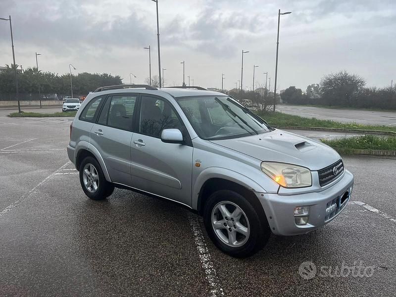 Usado Toyota RAV4 128 CV (94 kW) 2003 Gris SUV