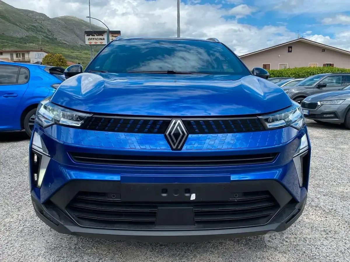 Usata Renault Captur Techno 101 CV (74 kW) 2025 Blu SUV