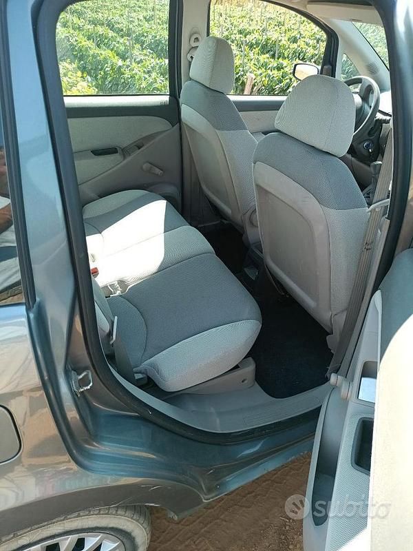 Usata Fiat Idea 95 CV (69 kW) 2005 Grigio Monovolume