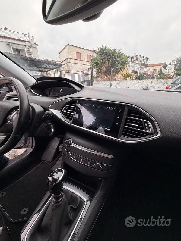 Usata Peugeot 308 Business-Line 130 CV (95 kW) 2021 Grigio Station wagon