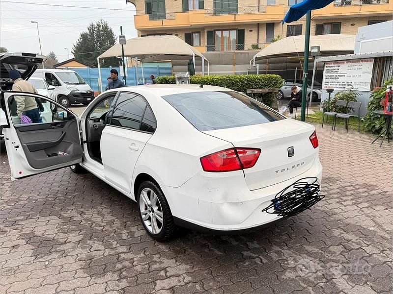 Usata Seat Toledo 105 CV (77 kW) 2013 Bianco Berlina