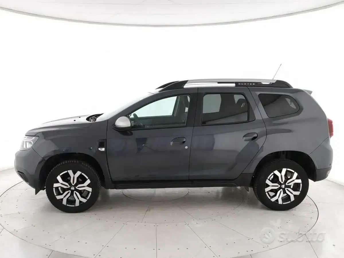 Usata Dacia Duster Prestige 116 CV (85 kW) 2022 Grigio fume' met. SUV