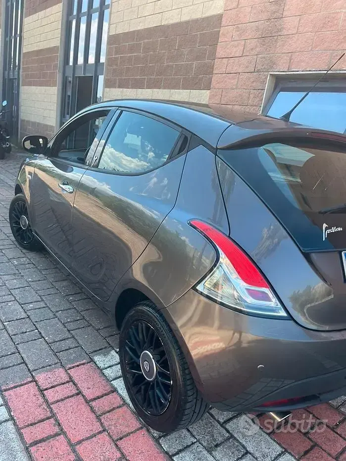 Usata Lancia Ypsilon Platinum 69 CV (50 kW) 2011 Utilitaria
