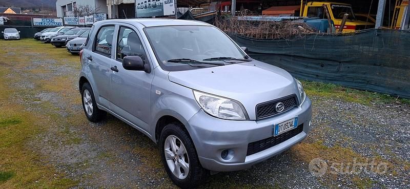 Usata Daihatsu Terios SHO 105 CV (77 kW) 2009 Grigio SUV