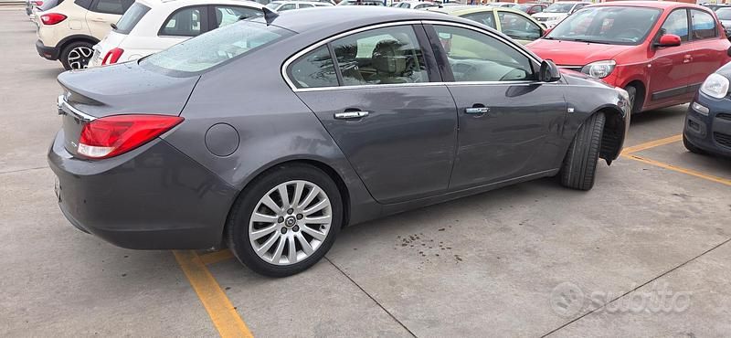 Usata Opel Insignia 160 CV (117 kW) 2012 Grigio Berlina