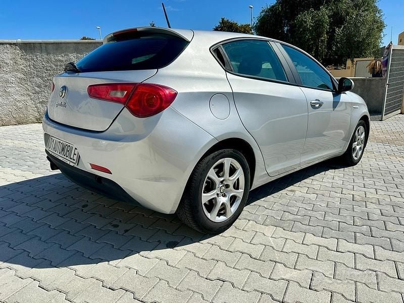 Usata Alfa Romeo Giulietta Progression 105 CV (77 kW) 2012 Grigio Utilitaria