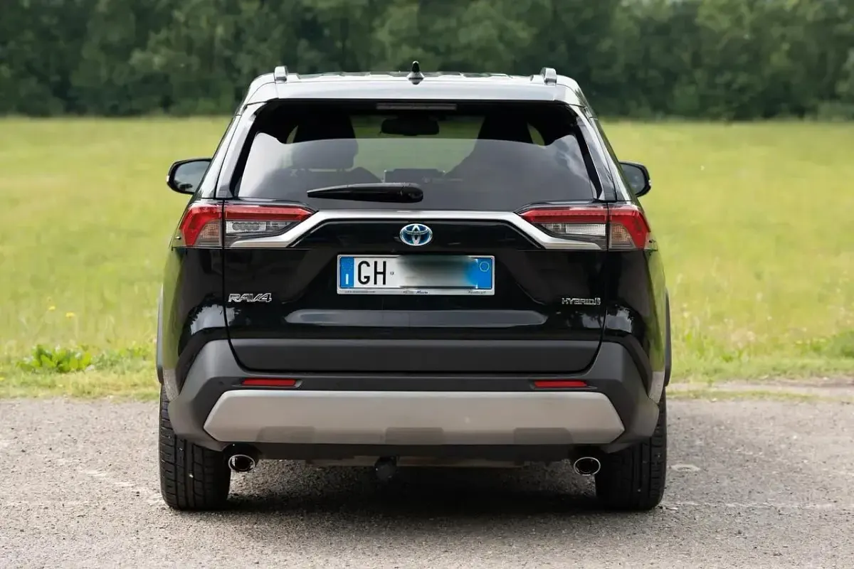 Usata Toyota RAV4 Hybrid 178 CV (130 kW) 2021 Nero SUV