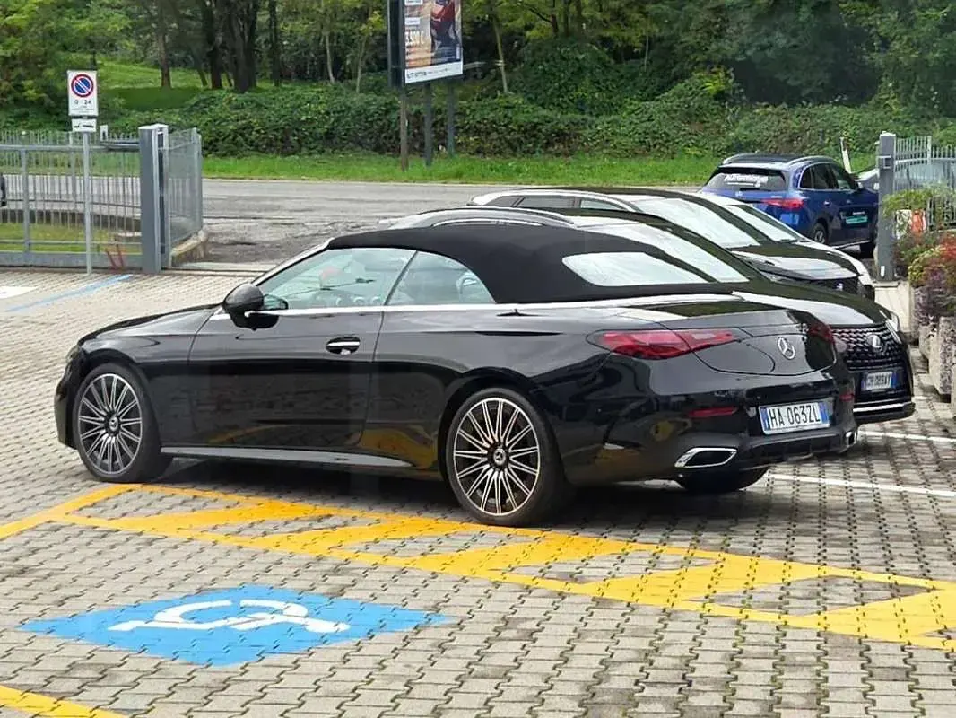Usata Mercedes CLE300 AMG Line Premium 258 CV (189 kW) 2025 Nero Cabrio
