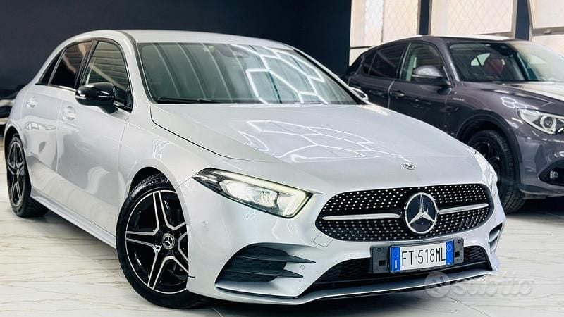 Grigio Usata 2018 Mercedes A180 AMG Tre volumi | 17.500 € (Buon prezzo) - Immagine 1/4