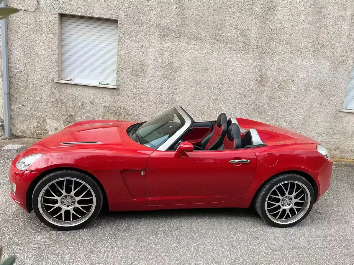 Usata Opel GT 264 CV (194 kW) 2009 Nero Cabrio