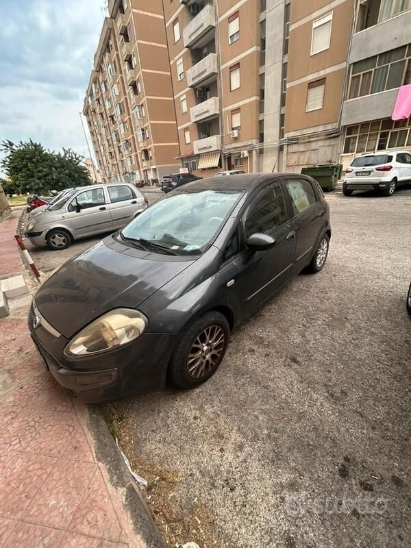 Usata Fiat Punto Evo 69 CV (50 kW) 2011 Grigio Utilitaria