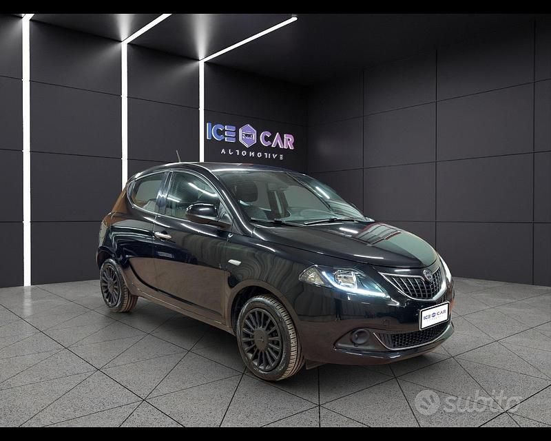 Usata Lancia Ypsilon S 70 CV (51 kW) 2022 Nero Utilitaria